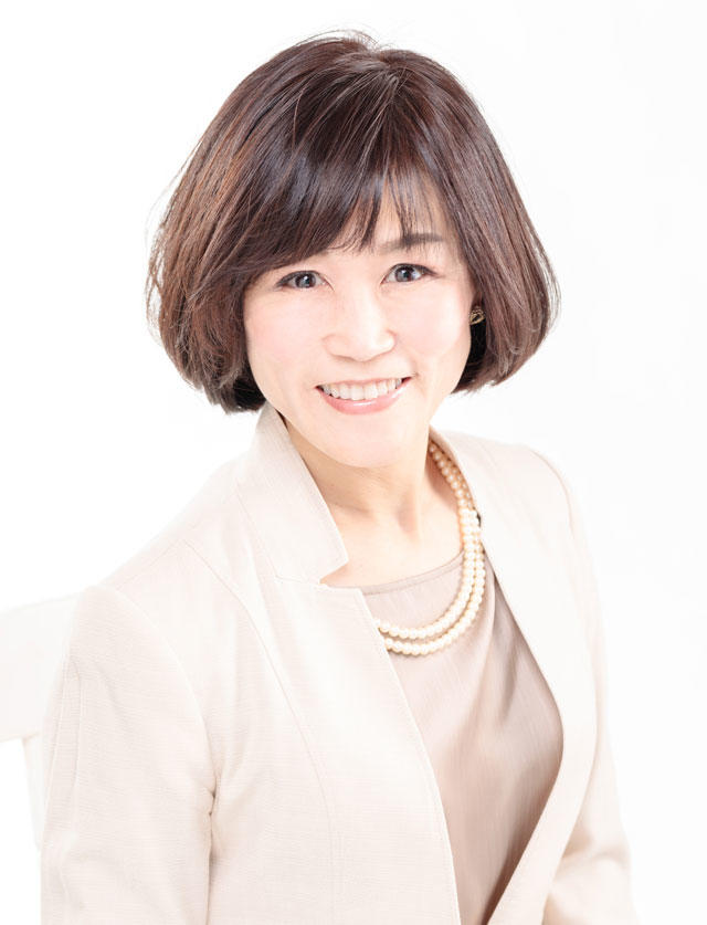 役員画像：花房 左和子